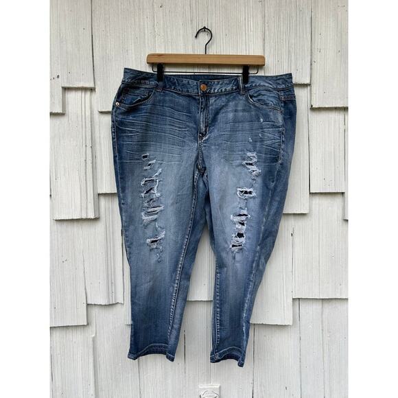 Lane Bryant Distressed Capri Denim Jeans Medium Wash Relaxed Fit Size 20 - Picture 3 of 7